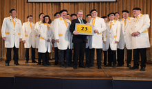 Dr. Jürgen Weber wird nach nach 23 Jahren verabschiedet (Foto: Maler und Lackierer Innung Region München)