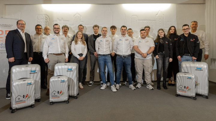 Bild: Staffel 15 geht an den Start (Quelle: Knauf)